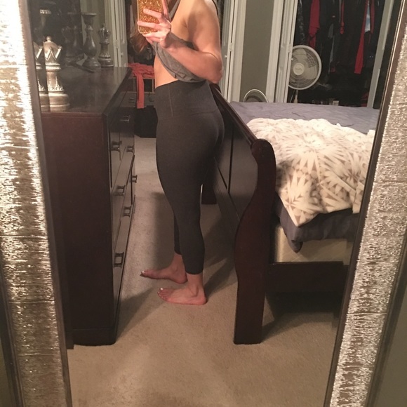 Lululemon Cotton Roll Down Crop - Picture 6 of 7